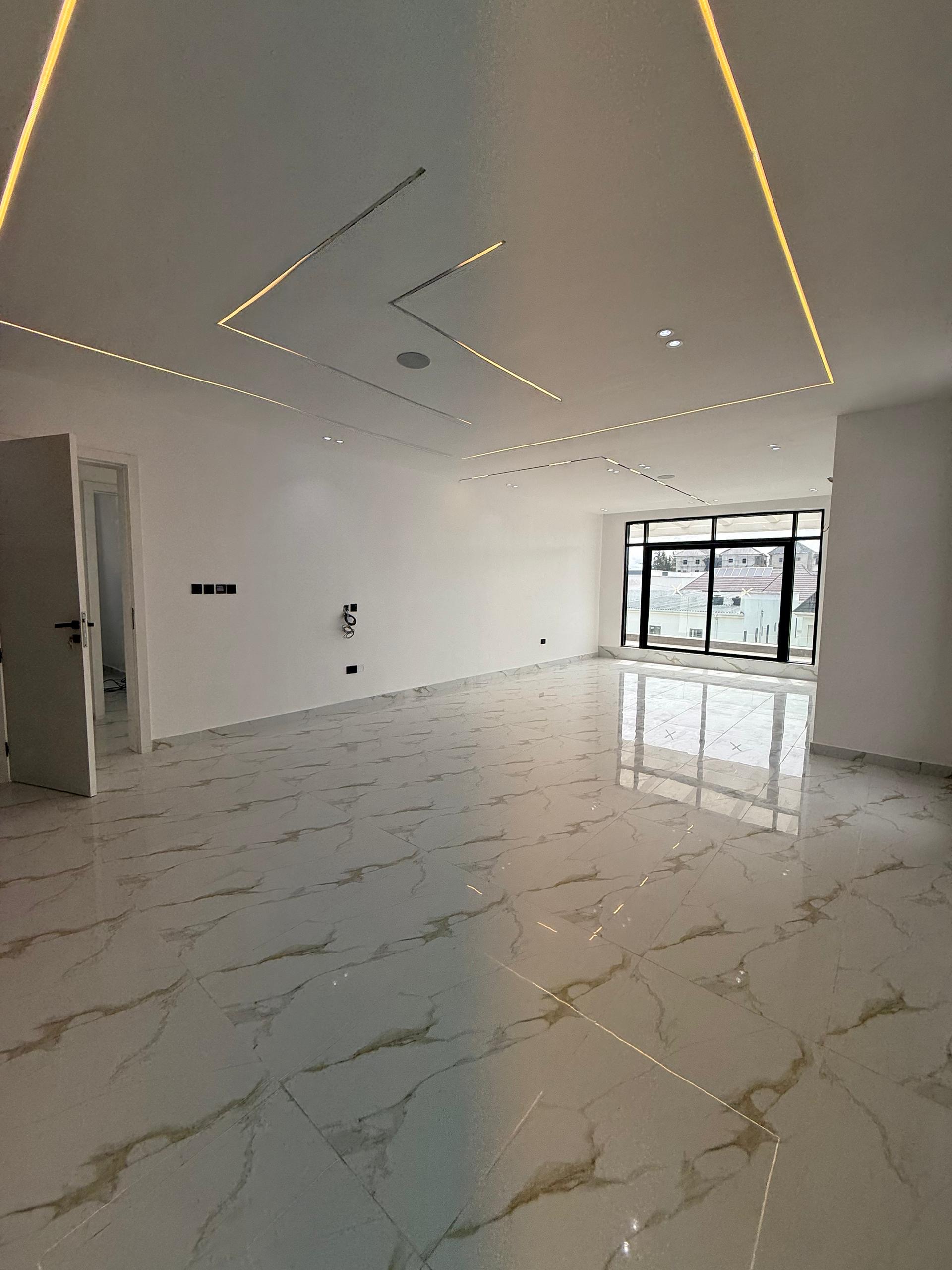 LUXURY 5 BEDROOM FULLY DETACHED DUPLEX FOR SALE - image 2
