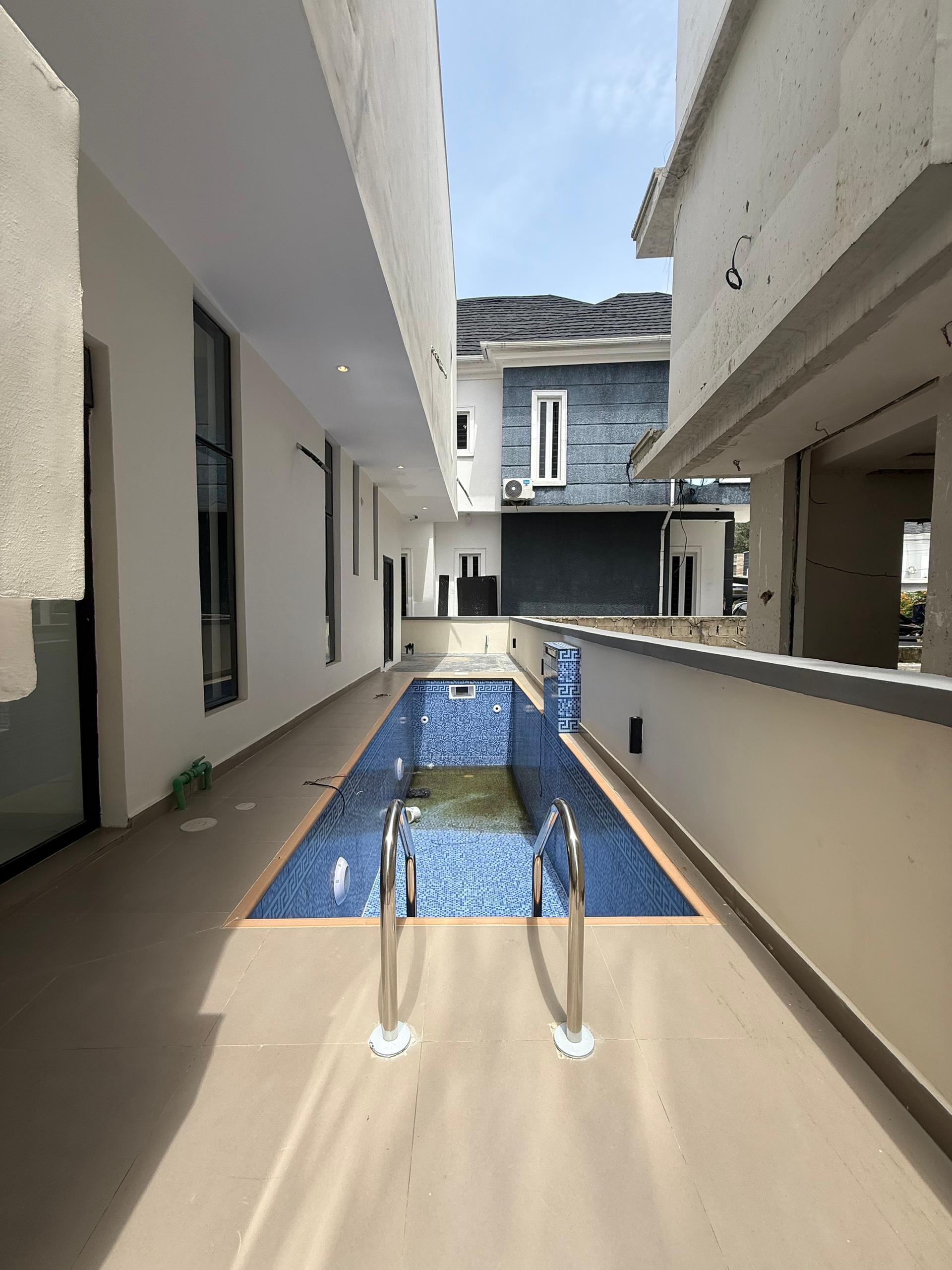 LUXURY 5 BEDROOM FULLY DETACHED DUPLEX FOR SALE - image 3