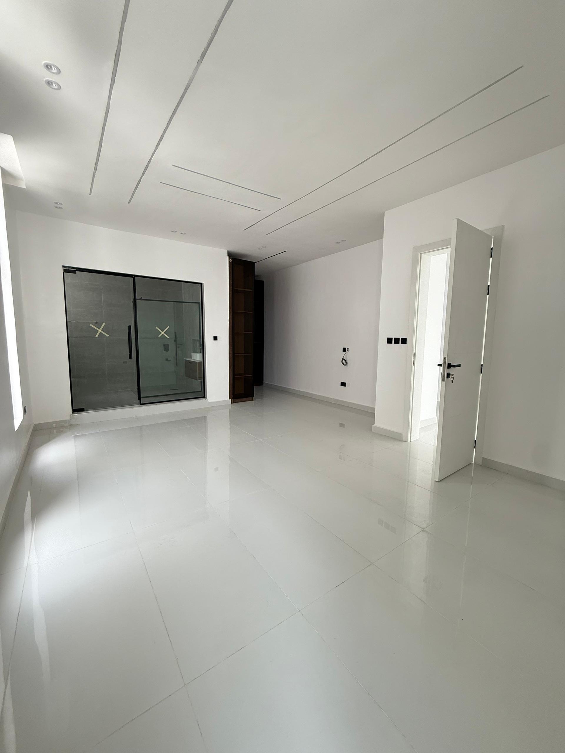 LUXURY 5 BEDROOM FULLY DETACHED DUPLEX FOR SALE - image 12