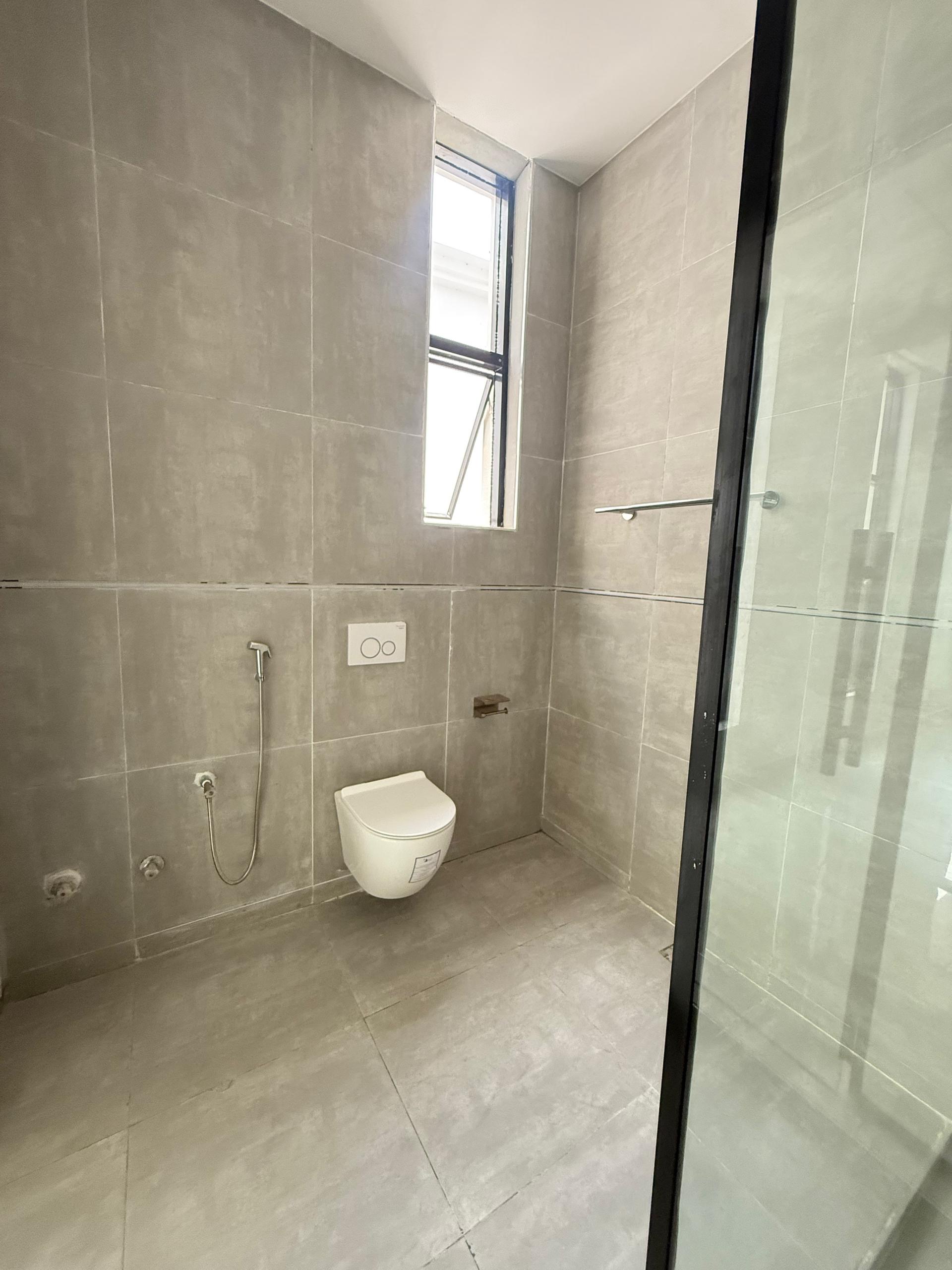 LUXURY 5 BEDROOM FULLY DETACHED DUPLEX FOR SALE - image 21