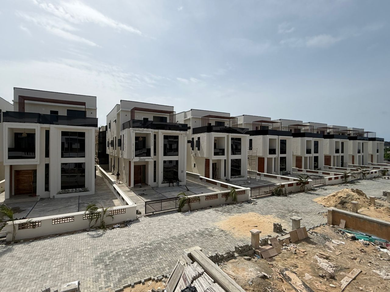 NEWLY BUILT 6 BEDROOM FULLY DETACHED DUPLEX FOR SALE - image 22