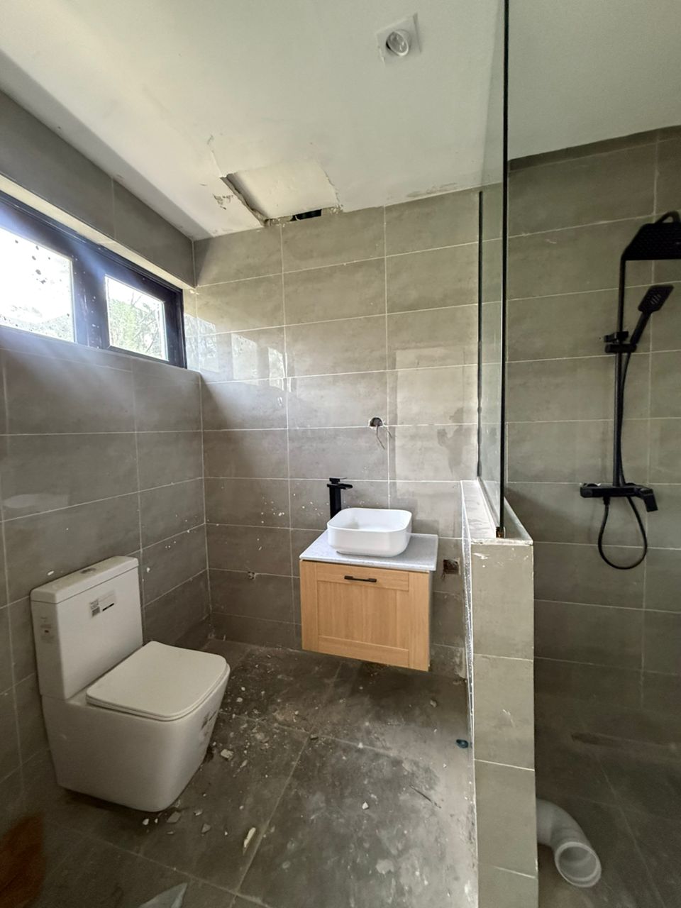 NEWLY BUILT 6 BEDROOM FULLY DETACHED DUPLEX FOR SALE - image 7
