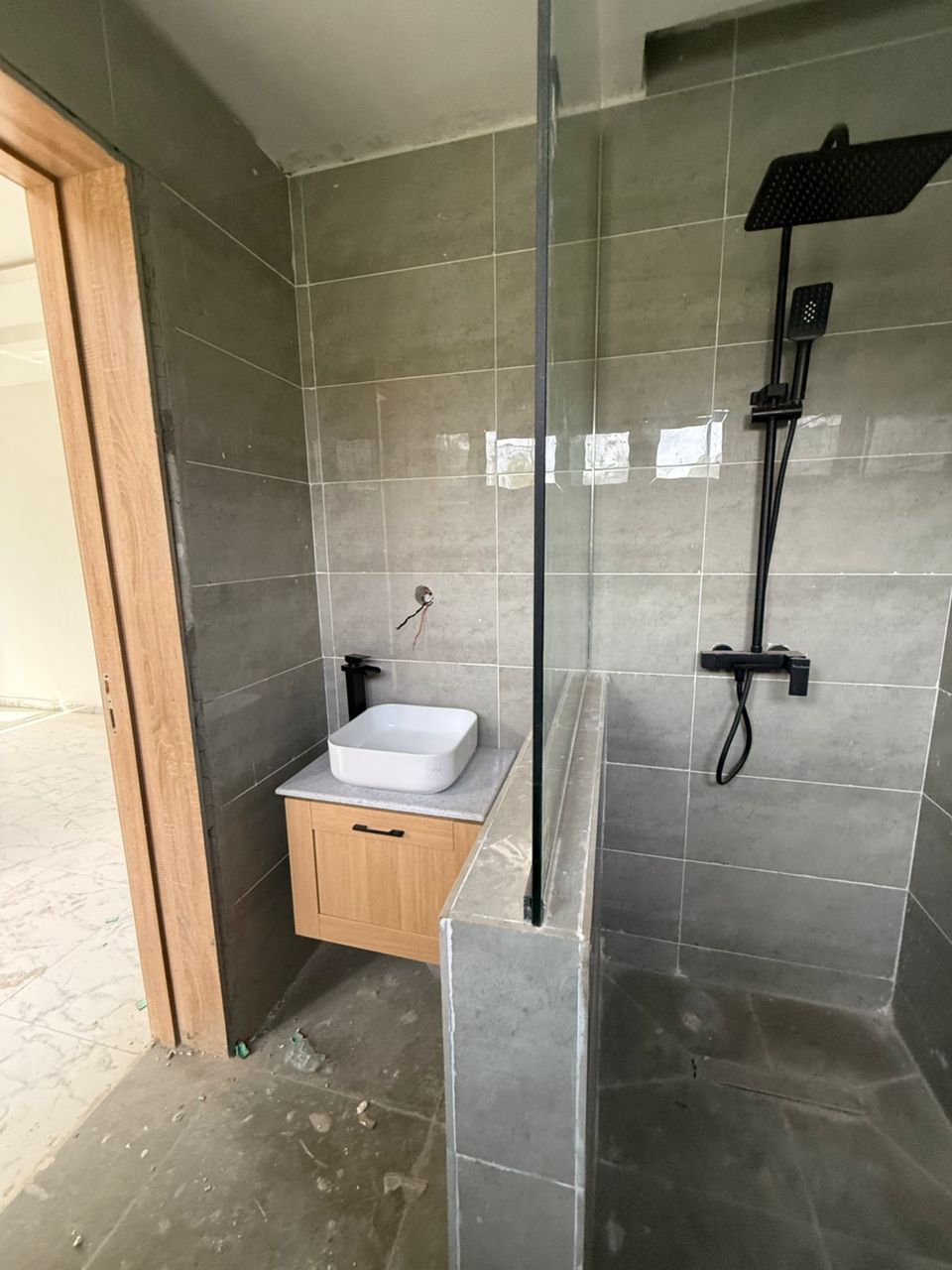 NEWLY BUILT 6 BEDROOM FULLY DETACHED DUPLEX FOR SALE - image 8